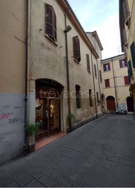 negozio in vendita a Cesena