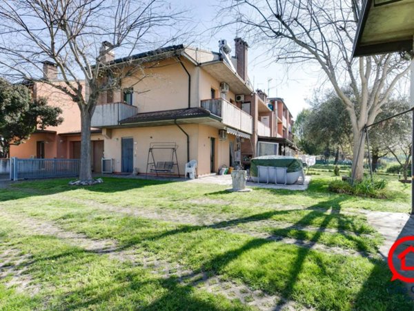 casa indipendente in vendita a Cesena in zona Pievesestina