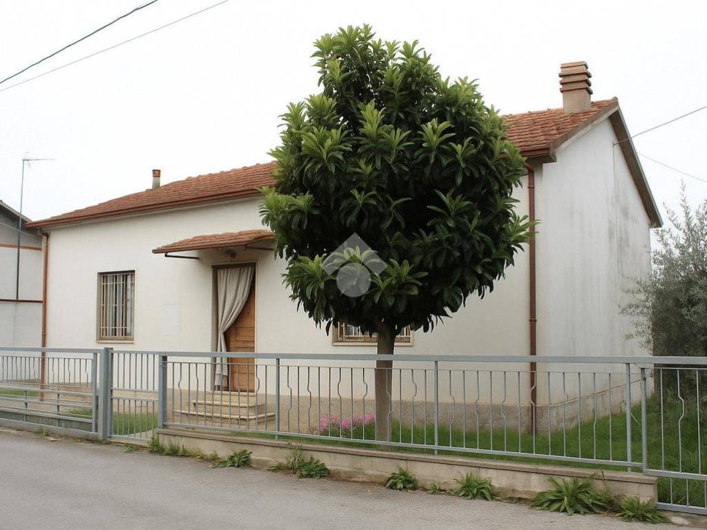 casa indipendente in vendita a Cesena in zona Macerone