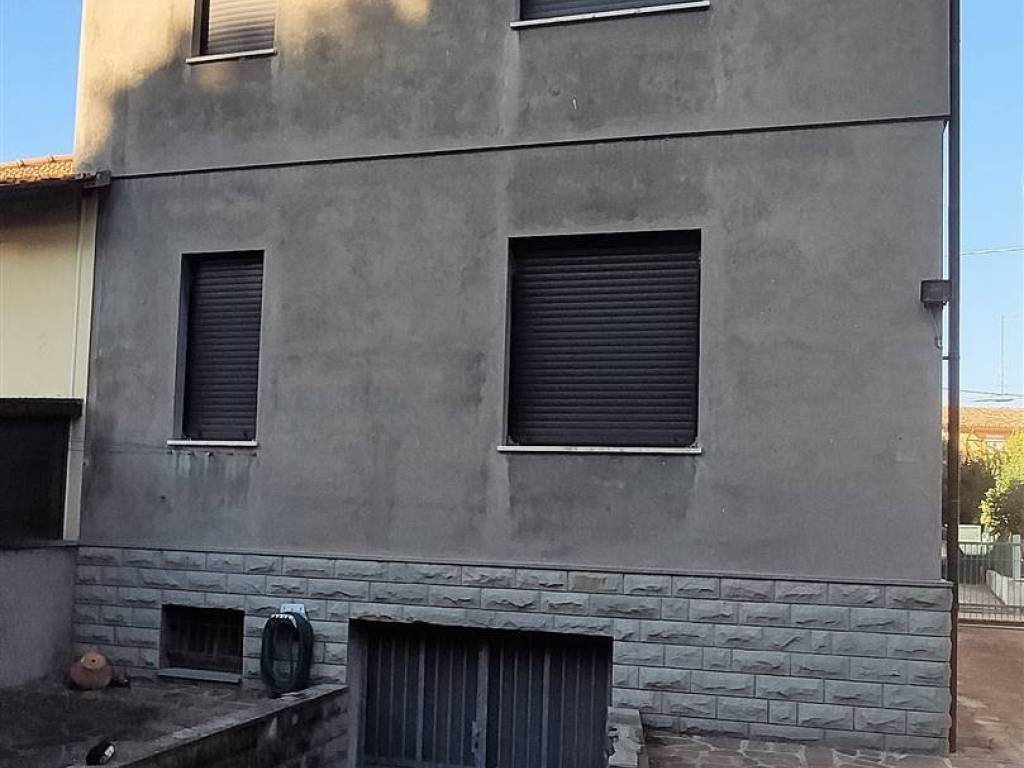 casa indipendente in vendita a Cesena in zona Marcorano