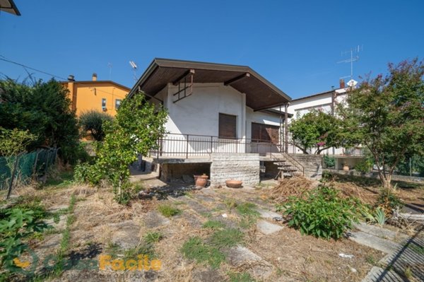 casa indipendente in vendita a Cesena in zona Marcorano