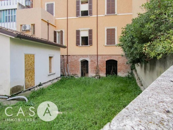 casa indipendente in vendita a Cesena in zona Centro Storico