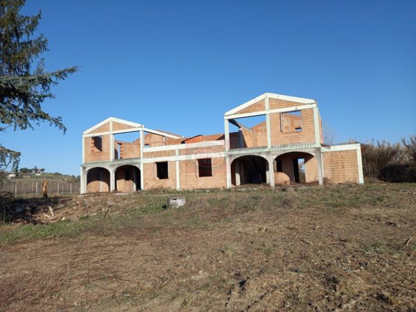 casa indipendente in vendita a Cesena in zona Calisese