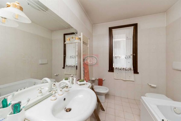 casa semindipendente in vendita a Cesena in zona Centro Storico