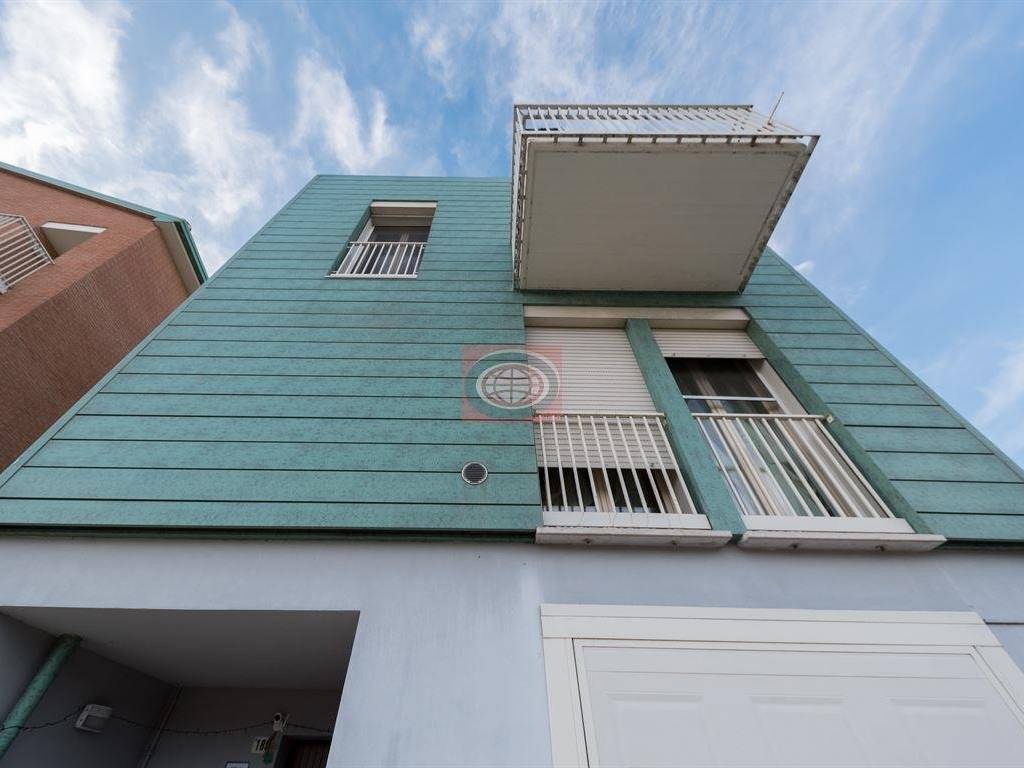 casa indipendente in vendita a Cesena in zona Borello