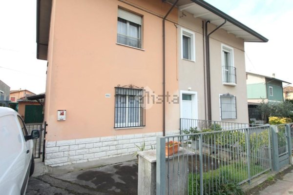 casa semindipendente in vendita a Cesena