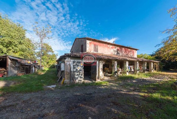 casa indipendente in vendita a Cesena in zona Centro Storico