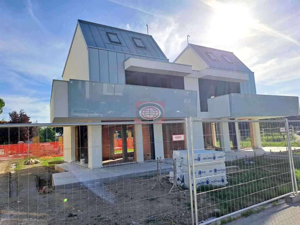 casa indipendente in vendita a Cesena in zona Fiorenzuola
