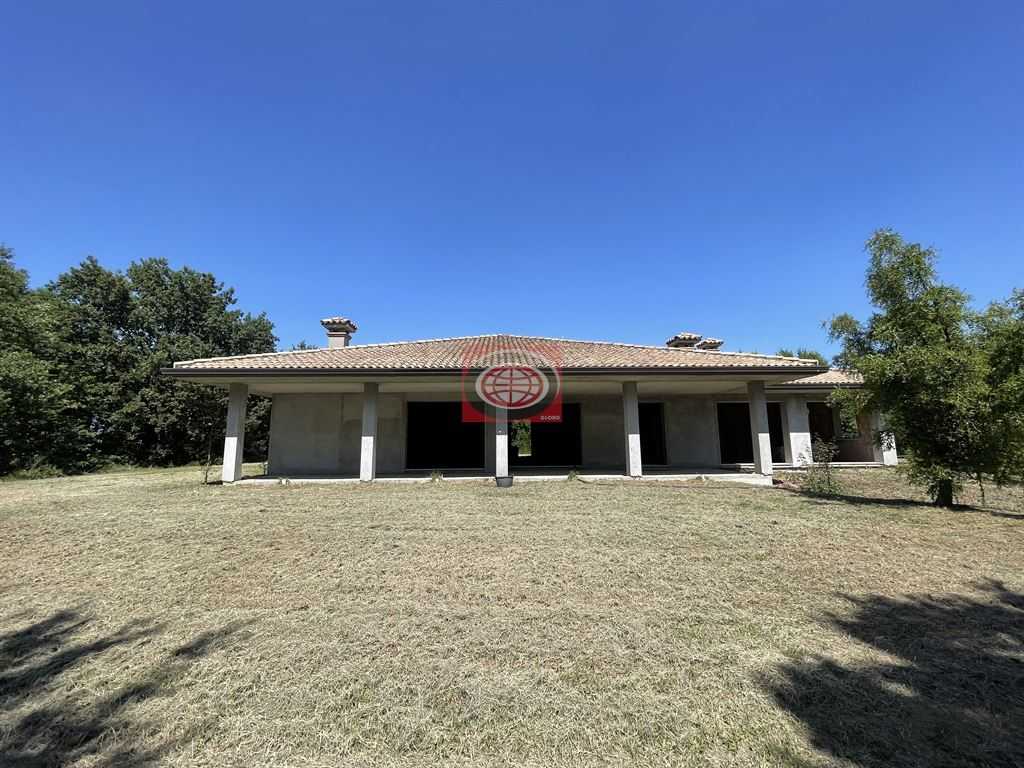 casa indipendente in vendita a Cesena