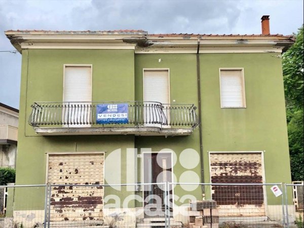 casa indipendente in vendita a Cesena in zona Centro Storico