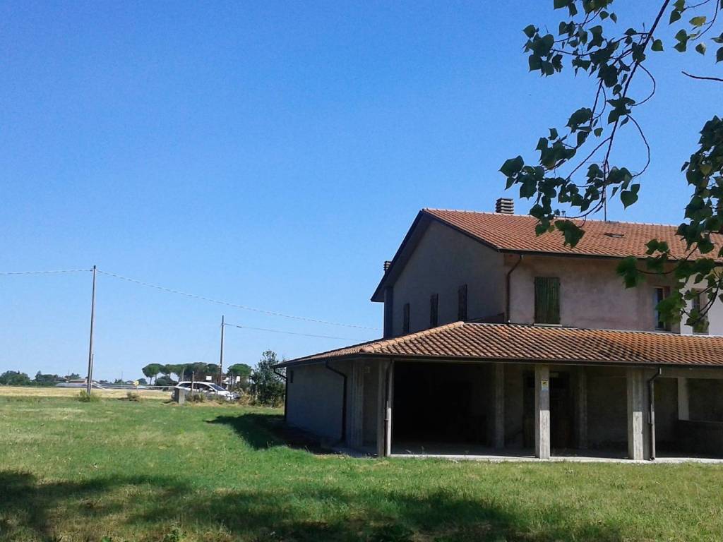 casa indipendente in vendita a Cesena in zona Macerone