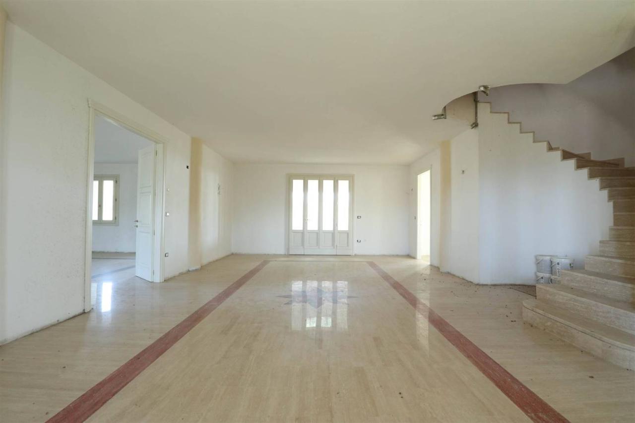 casa indipendente in vendita a Cesena in zona Carpineta