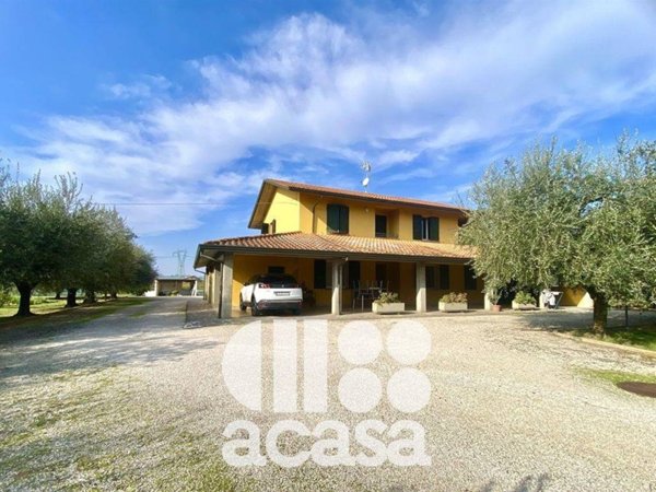 casa indipendente in vendita a Cesena in zona Ponte Pietra