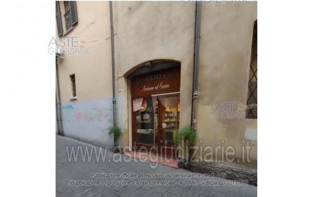 negozio in vendita a Cesena