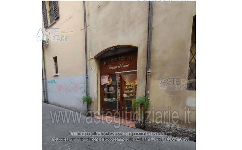 negozio in vendita a Cesena in zona Centro Storico
