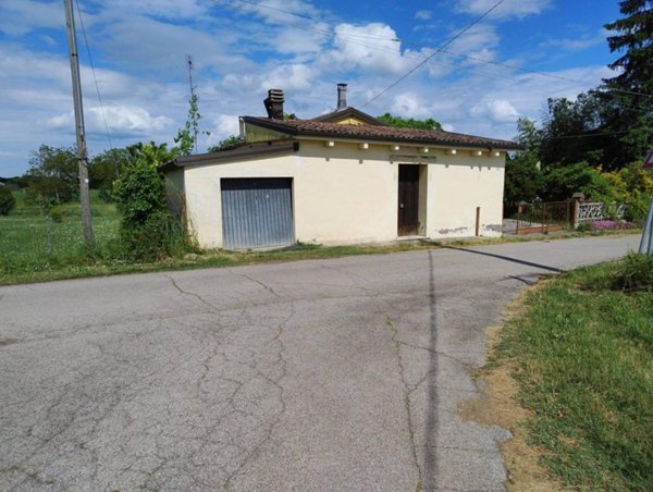 casa indipendente in vendita a Cesena