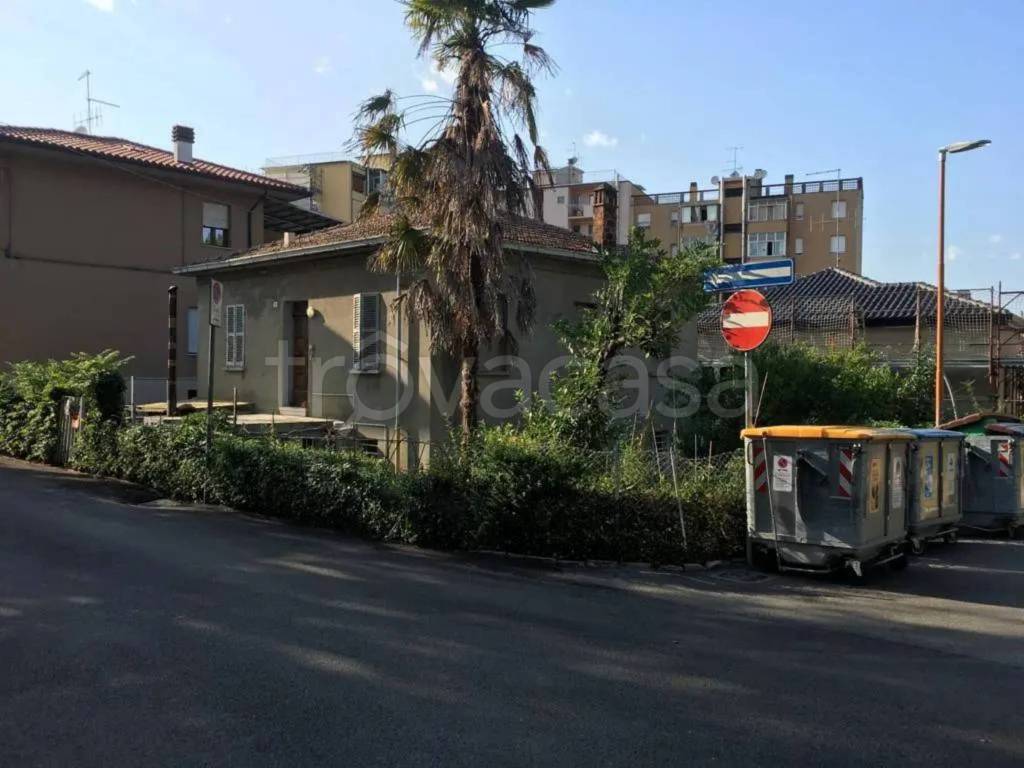 casa indipendente in vendita a Cesena in zona Centro Storico