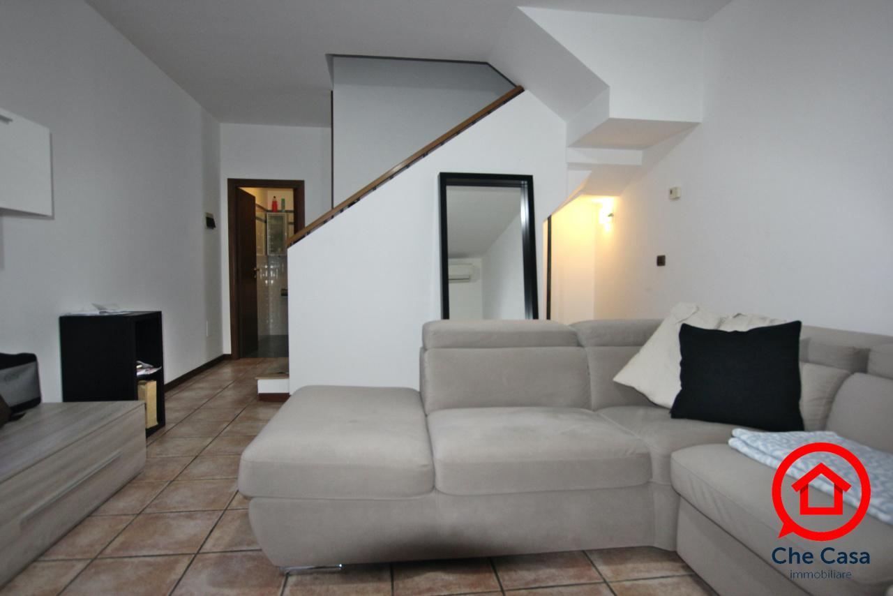 casa indipendente in vendita a Cesena