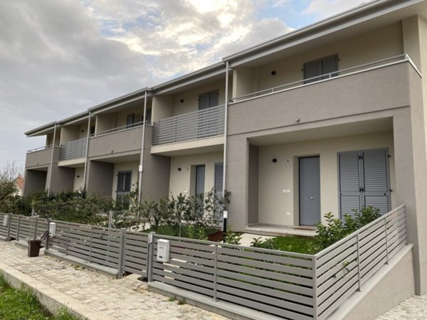 casa indipendente in vendita a Cesena in zona Fiorenzuola