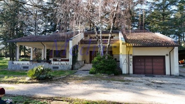 casa indipendente in vendita a Cesena in zona Borello