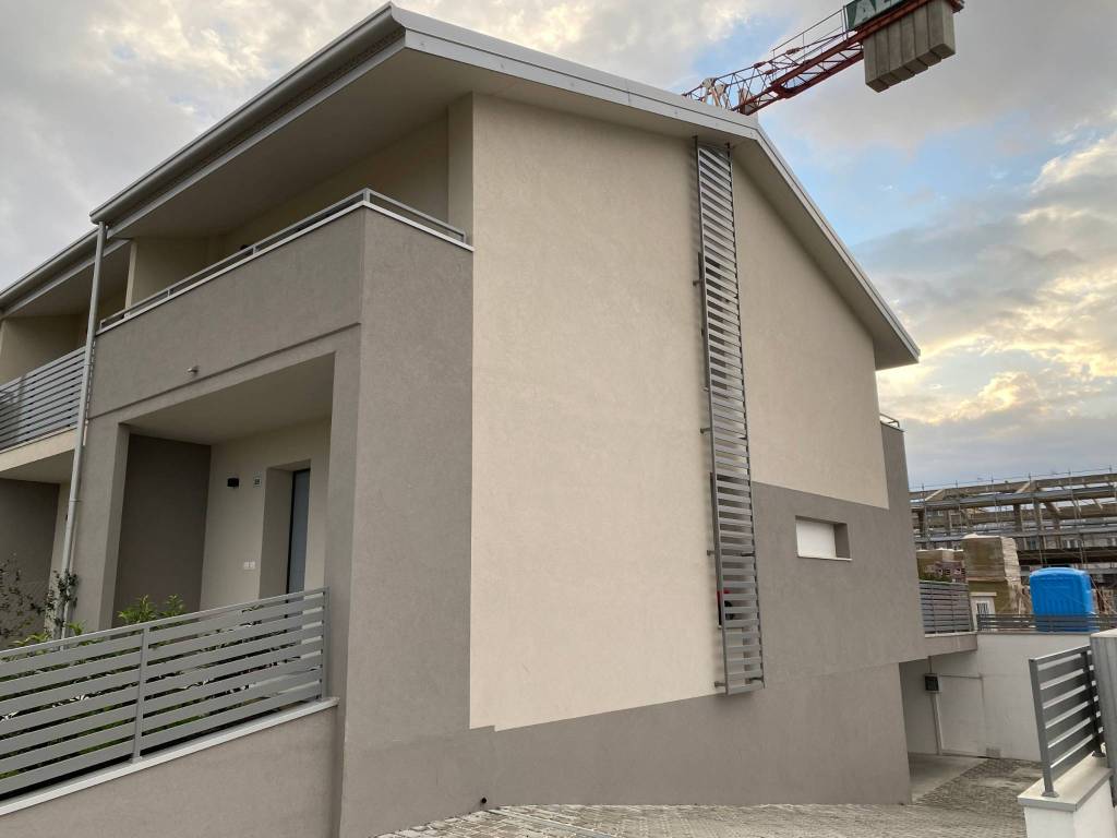 casa indipendente in vendita a Cesena in zona Fiorenzuola