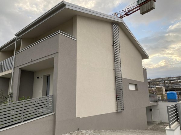 casa indipendente in vendita a Cesena