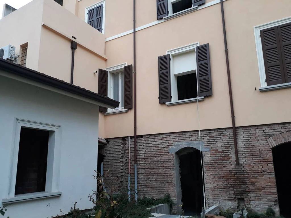 casa indipendente in vendita a Cesena in zona San Rocco