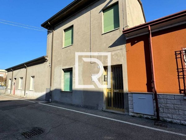 casa indipendente in vendita a Cesena in zona Macerone
