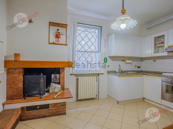 casa indipendente in vendita a Cesena in zona Marcorano