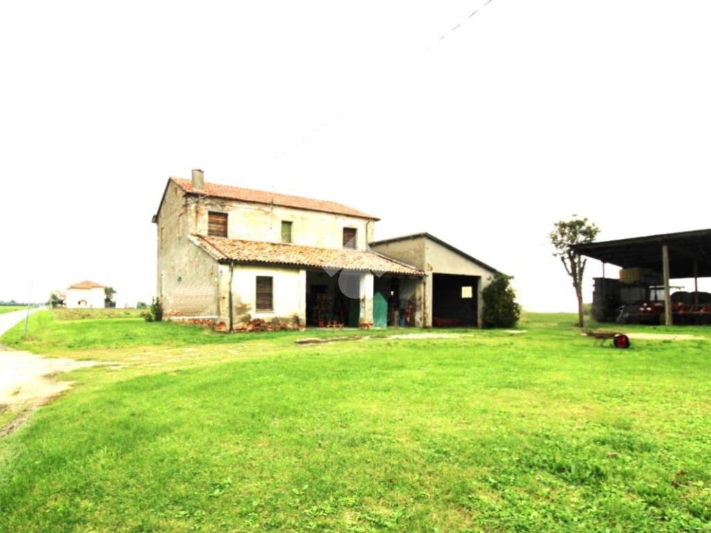 casa indipendente in vendita a Cesena in zona Bagnile