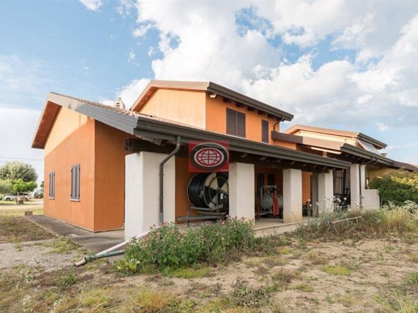casa indipendente in vendita a Cesena in zona Calabrina