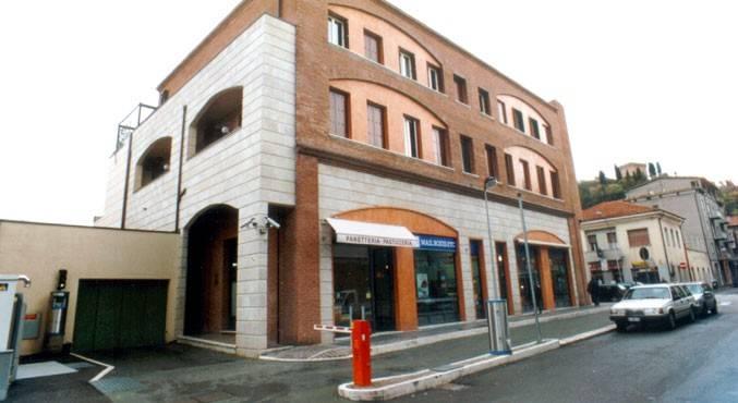 negozio in vendita a Cesena in zona Centro Storico