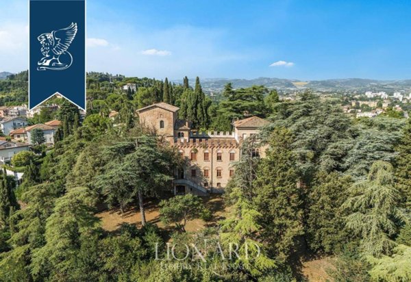 casa indipendente in vendita a Cesena in zona Centro Storico