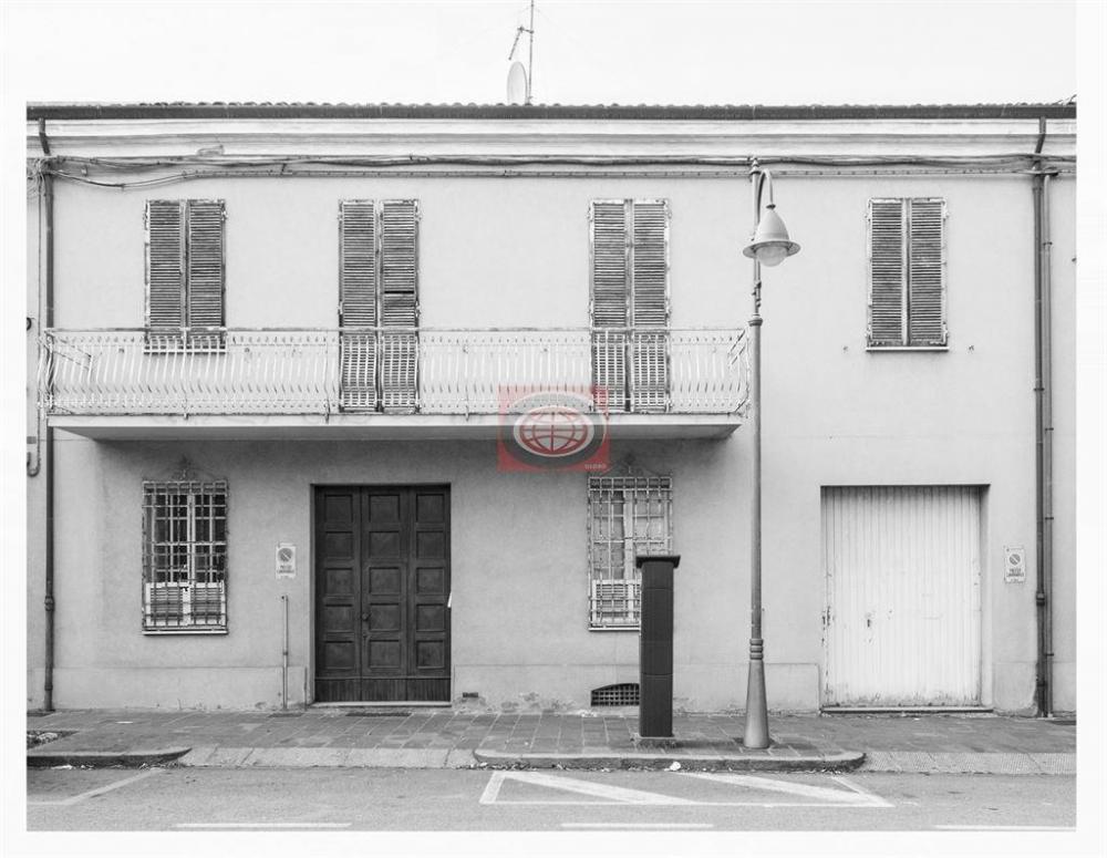 casa indipendente in vendita a Cesena in zona Centro Storico