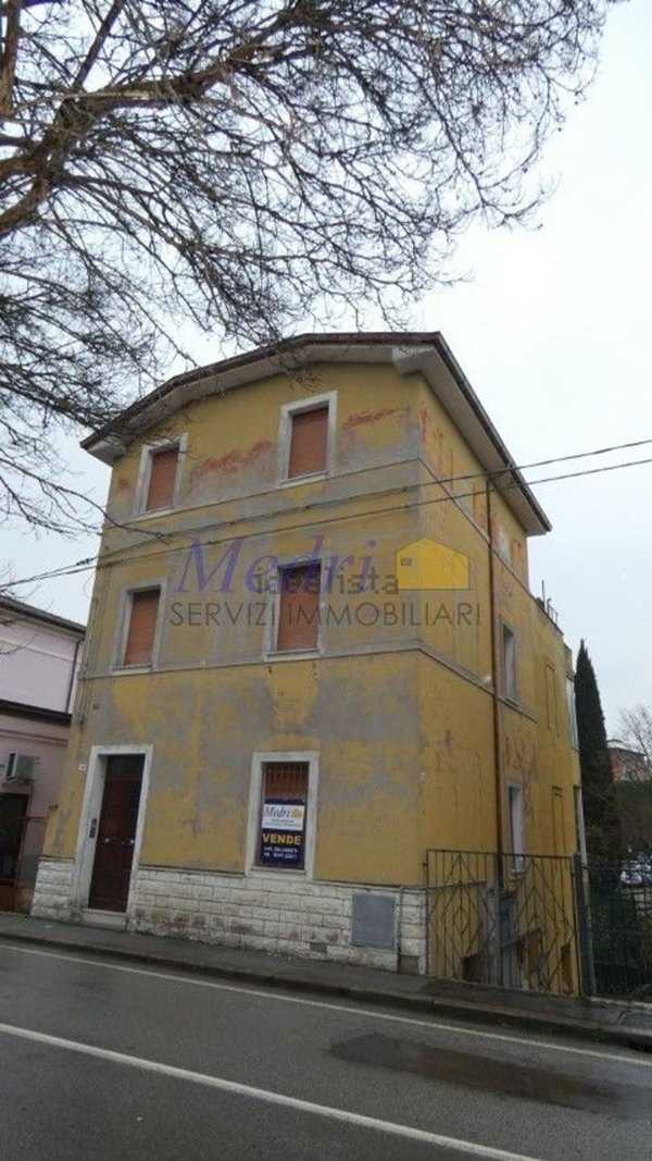 casa indipendente in vendita a Cesena in zona Cesuola