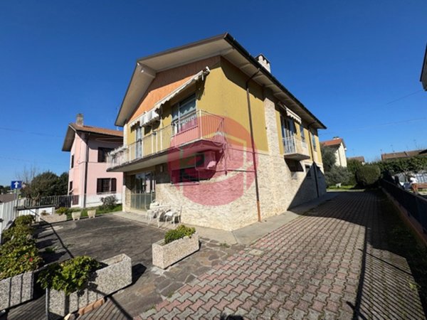 casa indipendente in vendita a Cesena