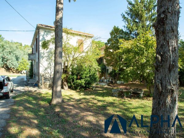 casa indipendente in vendita a Cesena in zona Luzzena