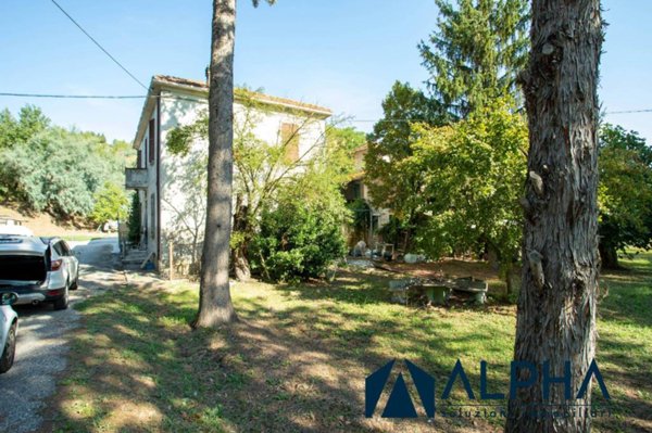 casa indipendente in vendita a Cesena in zona Luzzena