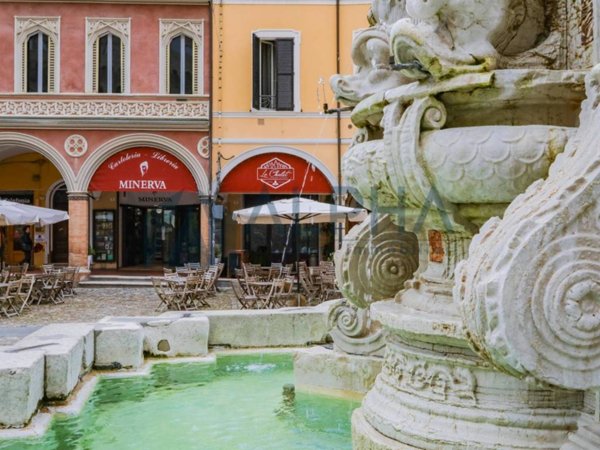negozio in vendita a Cesena in zona Centro Storico