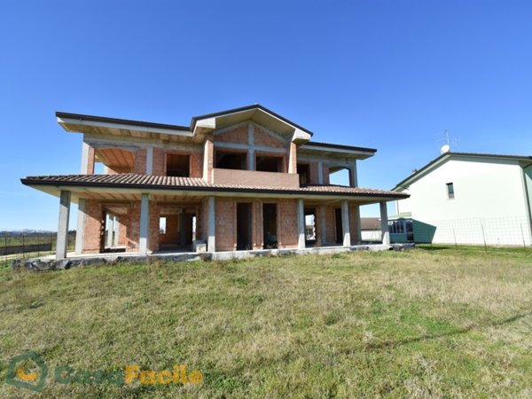 casa indipendente in vendita a Cesena in zona Macerone