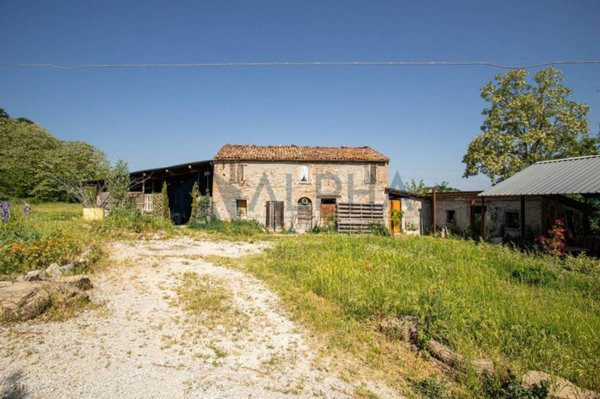 casa indipendente in vendita a Cesena in zona Luzzena