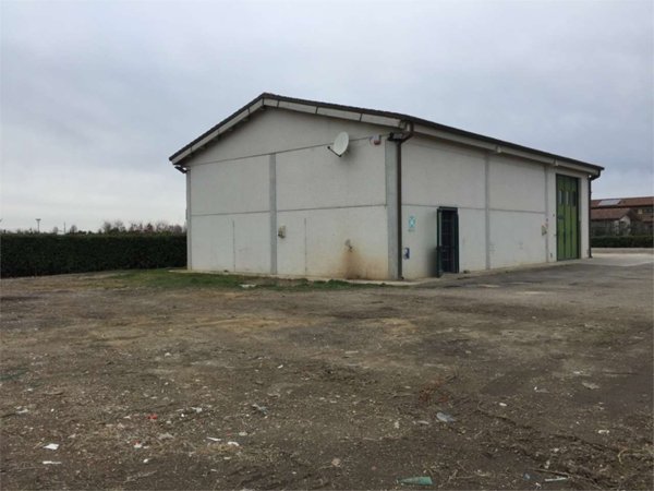 capannone in vendita a Cesena in zona Marcorano