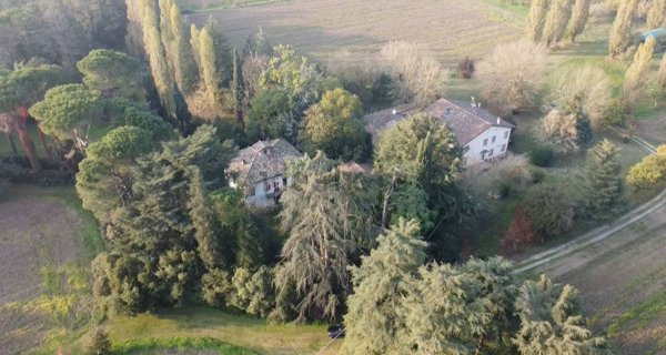 casa indipendente in vendita a Cesena in zona Roversano