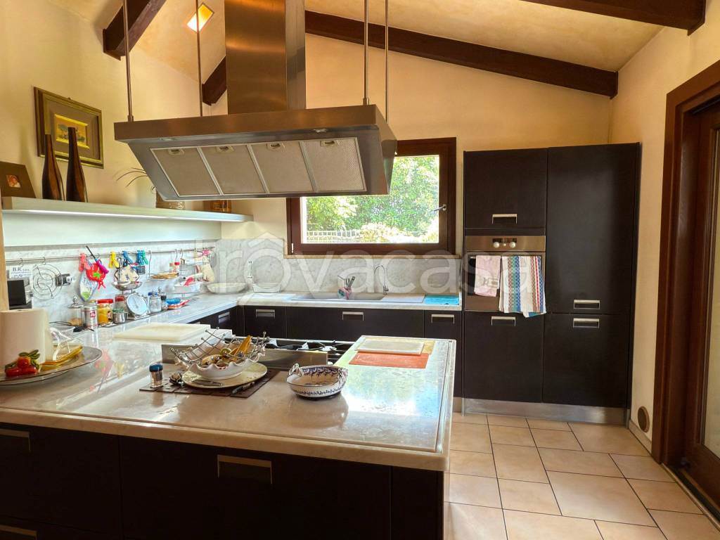 casa indipendente in vendita a Cesena in zona San Vittore
