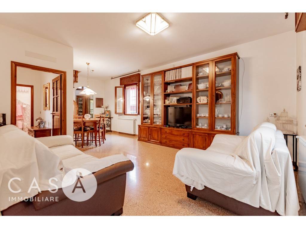 casa indipendente in vendita a Cesena in zona Calabrina