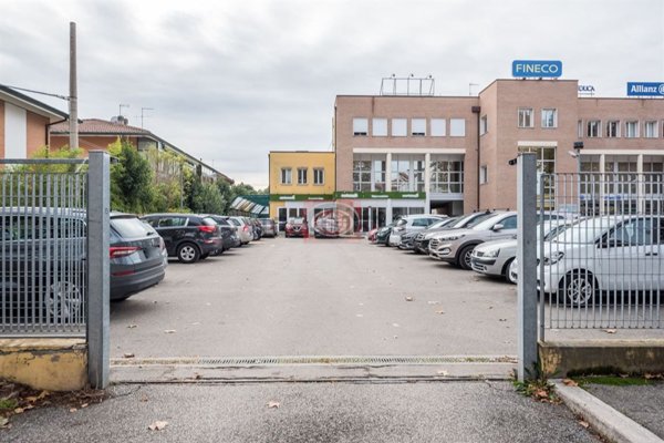 negozio in vendita a Cesena in zona Centro Storico