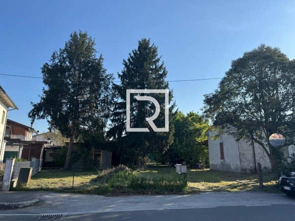 terreno edificabile in vendita a Cesena in zona Ruffio