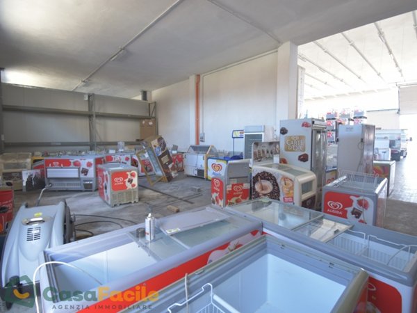 ufficio in vendita a Cesena in zona Barriera