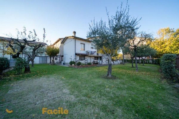 casa indipendente in vendita a Cesena in zona Fiorenzuola