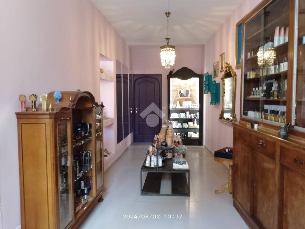 negozio in vendita a Cesena in zona Centro Storico